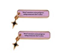 Lot de 2 pin's en alliage de métal plaqué or avec inscription « Don't Measure Your Progress Using Someone Else's Ruler » - Pour homme et femme, 4.5cm x 1.2cm/1.77"x0.47", Métal, Pas de gemme