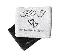 Lot de 2 Serviettes de Mariage personnalisées, Serviettes brodées avec Les Noms de la mariée et du marié, Cadeau de Mariage personnalisé, Serviette brodée, Cadeau pour Couple (2X Serviette de Bain)