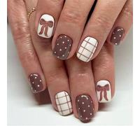 Lot de 24 faux ongles courts carrés brillants Automne Hiver Café Marron Bowknot à carreaux blancs à pois ABS non toxiques Faux ongles pour femme