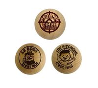 Lot de 3 Cochonnets de Pétanque en Bois Poli Gravés - Messages ""Le Boss"" et ""Lou Pitchoun""