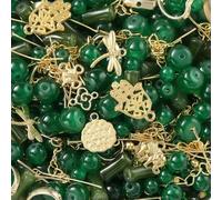 Lot de 30 à 50 g de perles de verre mélangées, pendentifs en métal, perles d'espacement et accessoires de bijoux pour la création de bracelets, colliers et chaînes de cheville - Vert foncé et or - 5