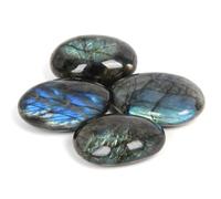Lot de 4 Labradorites Naturelles Polies - Galets Pierre de Paume | REFLETS UNIQUES - Labradorite polie aux reflets naturels variés, idéale pour décoration et collection.
