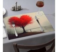 Lot de 4 sets de table rustiques avec un arbre solitaire avec des feuilles rouges vives sur une colline surplombant une rivière brumeuse - Décorations de fête occidentale de qualité supérieure