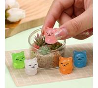 Lot de 5 mini figurines de chat assis Glow en résine 2 cm | Cinq chats souriants indépendants de 2 x 2,3 x 2 cm assis aux yeux fermés dans un mélange aléatoire vert rose blanc orange