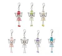 Lot de 7 breloques uniques en forme d'aile angélique conçues avec des perles synthétiques et des détails floraux pour une utilisation polyvalente