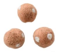 Lot de boules festives en feutre de laine conçues pour la décoration du sapin de Noël, présentant des motifs classiques de style européen avec un matériau en polyester doux pour une utilisation en