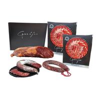 Lot ibérique : dos ibérique d'appât + longanses de chorizo et saucisson ibérique de bellota + 2 assiettes à couteau à jambon d'appât ibérique. Guiju. Espagne