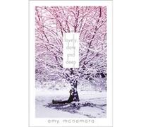 Lovely Dark and Deep by Amy McNamara Amy McNamara (Auteur)