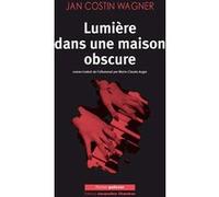 Lumière dans une maison obscure