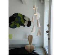 Lustre moderne, chambre à coucher moderne minimaliste, petit lustre de chevet, villa minimaliste de créateur, créativité artistique, duplex, long lustre, suspension