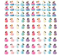 Lyreh 90pcs Mini Flamant Rose Canards en Résine, Été Bouées Bikinis Lunettes Soleil Planches de Surf Flamant Rose Miniature Petits Animaux en Résine pour Maison Poupée Jardin Paysage (Style 3)