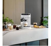 De'Longhi Magnifica Plus ECAM320.60.W, Machine à Café Automatique avec LatteCrema Chaud pour Cappuccino, 4 Recettes, Écran Tactile Couleur, Fonction Tirage Supplémentaire, Fonction x2, Blanc