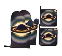 Magnifique Saturne, cet ensemble unique de gants de cuisine et maniques imprimés est une combinaison attrayante, en polyester résistant à l'eau et en tissu isolant thermique.