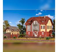Maison de cheminots avec échafaudages et dépendance-HO-1/87-KIBRI 39315