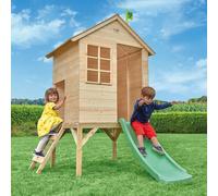 Maisonnette sur pilotis avec toboggan