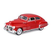 MAISTO Chevrolet Fleetline Aerosedan 532921R Édition spéciale, Rouge, modèle 1:24, avec Volant Mobile, Portes et Capot Mobiles, à partir de 3 Ans