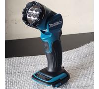 Makita DML802 Lampe de Poche LED sans Fil 18V "BareTool" Angle Réglable...