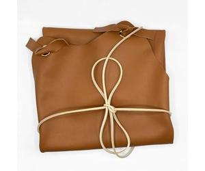 Malle W Trousseau - TABLIER EN CUIR/LEATHER APRON - PERIGOT - Essentiel de cuisine, cuisson, accessoire de cuisine - Des objets justes, sincères et honnêtes, pensés pour la vie