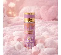 Mallow Blazing 250ml Brume Parfumée Notes de tête : Fraise, FramboiseNotes de cœur : Guimauve, FreesiaNotes de fond : Vanille, Crème, MuscCette brume parfumée semble insuffler une touche de magie sucr