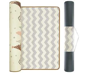 Mamabrum Tapis d'éveil Bébé XXL - Tapis de Jeu en Rouleau et Antidérapant, Double face : Motifs Forêt et Zigzag, Hydrofuge, Très épais 2 cm, 180 x 150 cm, Couleurs Subtiles