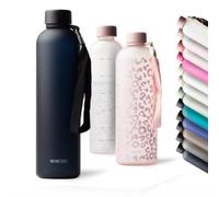 MAMEIDO Gourde étanche, compatible boissons gazeuses 1 l Rich Black | sans BPA avec dragonne amovible et repères horaires - Gourde Enfant pour le sport, l'école & le bureau