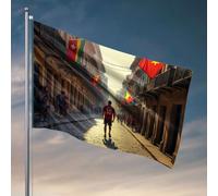 Man Cave Bar A Man In A Red Jersey Walks Down A Street Orné de drapeaux colorés Drapeau de jardin Printemps et été Drapeau de jardin (60 x 90 cm)