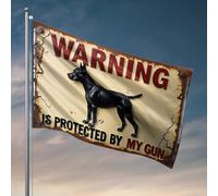 Mancave Accessories Panneau d'avertissement rustique pour homme : « Is Protected By My Gun » avec drapeau noir pour décoration de cour (60 x 90 cm)