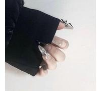 Manucure de tempérament, main pure portant un patch de produits for les ongles à explosions de dégradé d'araignée noir et blanc.(S)