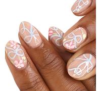 Manucure portable en ruban et fleur avec finition nude brillante, pointes courtes ovales à couverture complète pour un habillage quotidien, un w nd et des changements de beauté rapides à la maison