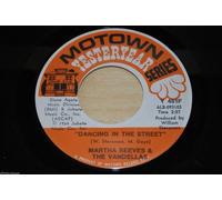 Martha Reeves & The Vandellas - Dancing In The Street