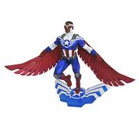 Diamond Select Toys – Marvel Figurine Diorama Captain America (Sam Wilson) 25 cm PVC Multicolore