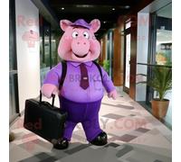 Mascotte Redbrokoly De Personnage De Cochon Violet Habillé D'un Chemisier Et De Mallettes Multicolore