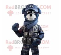 Mascotte Redbrokoly De Personnage De Commando Bleu Marine Habillé D'un Gilet Et D'une Écharpe À Pinces Multicolore