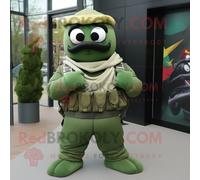Mascotte Redbrokoly De Personnage De Commando Vert Habillé D'un Débardeur Et D'écharpes Multicolore