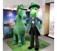 Mascotte Redbrokoly De Personnage De Jument Verte Habillée D'un Cardigan Et De Bérets Multicolore