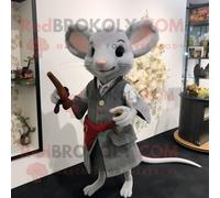 Mascotte Redbrokoly De Personnage De Loir Gris Habillé D'une Robe Fourreau Et De Broches Multicolore