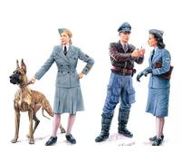 Master Box MB3557 - 1/35 Femme En Guerre : Allemagne, Luftwaffe Helferi - Neuf
