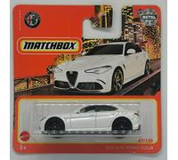 Matchbox 2021 47/100 2016 Alfa Romeo Giulia Blanc (carte courte)