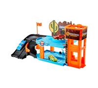 Mattel Disney et Pixar Cars Coffret Garage Phosphorescent Copper Canyon | Playset avec éléments phosphorescents et 3 voitures à l'échelle 1:55, HPX75