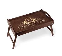 Maverton Table Pliante personnalisée de lit - Tablette au Petit déjeuner pour Parents - Table gravée en Bois de pin - Cadeau pour l’Anniversaire de Mariage pour Couples - Bras