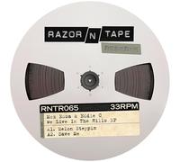 Max Essa - We Live In The Hills [Vinyl LP]