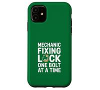 Mécanicien fixant la Chance One Bolt at A Time Humour Coque pour iPhone 11