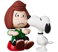 Medicom Toy Peanuts: Peppermint Patty & Snoopy Figurine ultra détaillée Série 17