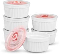 MEETOZ Lot de 6 ramequins blancs avec couvercles, pour crème brûlée, soufflé, pâtisserie, pudding, crème glacée, lavables au lave-vaisselle et au four, empilables
