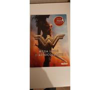 Méga livre d'autocollants Wonder Woman