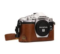 MegaGear MG1352 Etui avec Bandoulière/Accès Batterie en Cuir pour Appareil Photo Olympus Om-D E-M10 Mark III Marron Clair