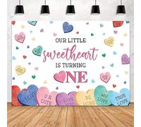 MEHOFOND Toile de fond pour 1er anniversaire de 2,1 x 1,5 m - Décoration d'anniversaire - Bannière « Our Little Sweetheart is Turning One Sweethearts » - Conversation - Cœurs - Fond de photographie