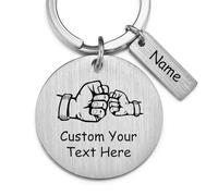 MeMeDIY Porte-clés Personnalisés Porte-clés Père et Fils Fête des Pères Grande Main Tenant Une Petite Main avec Noms Gravés Cadeaux Personnalisés pour Papa - C