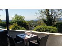 Menu au fil du temps au choix midi ou soir avec entrée plat et dessert pour 2 personnes (hors soirée live ou évènement)