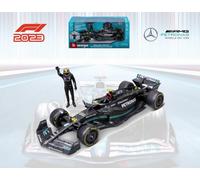 Bburago - Mercedes AMG Petronas W14 Lewis Hamilton #44 2023 - Maquette réaliste de Voiture à l'échelle 1:24 et Personnage de Lewis Hamilton, Licence Officielle Mercedes, âge recommandé 14+ Ans